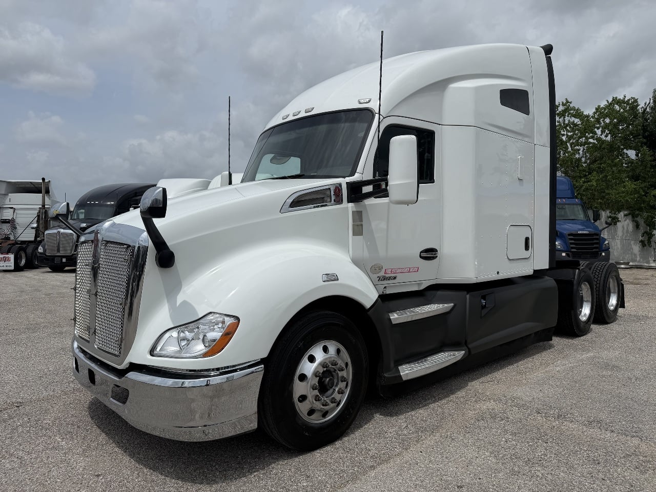 2020-kenworth-t680-sleeper #3530
