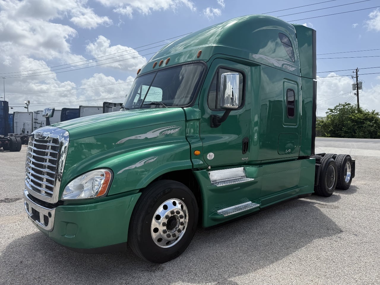 2017-freightliner-cascadia-125-sleeper #3543
