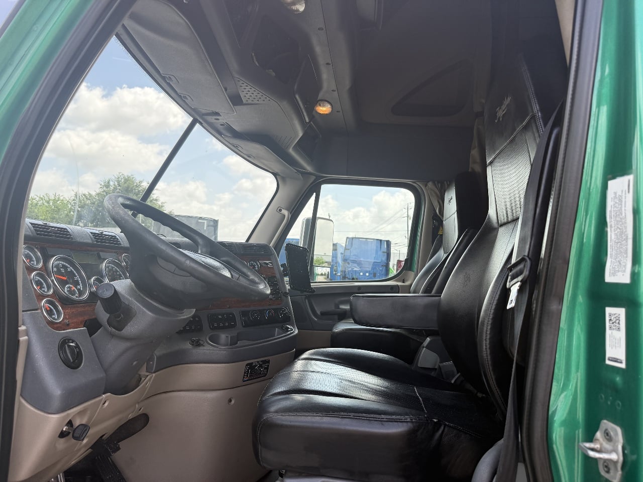 https://imanpro.net/pub/co/ezway/photo/1866/9.jpg?t=20260623141110