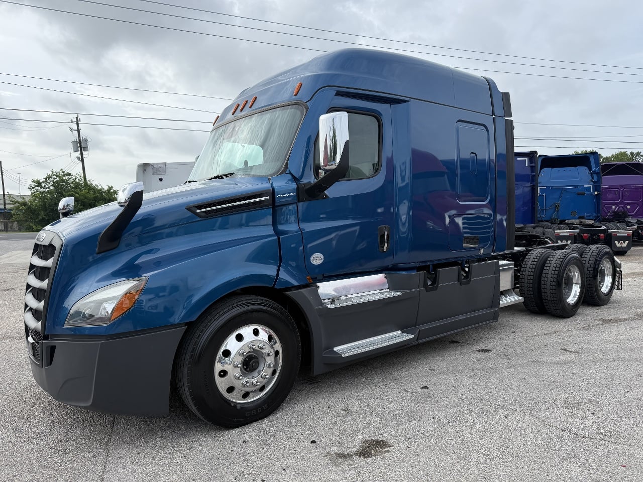 2022-freightliner-cascadia-126-sleeper #3648