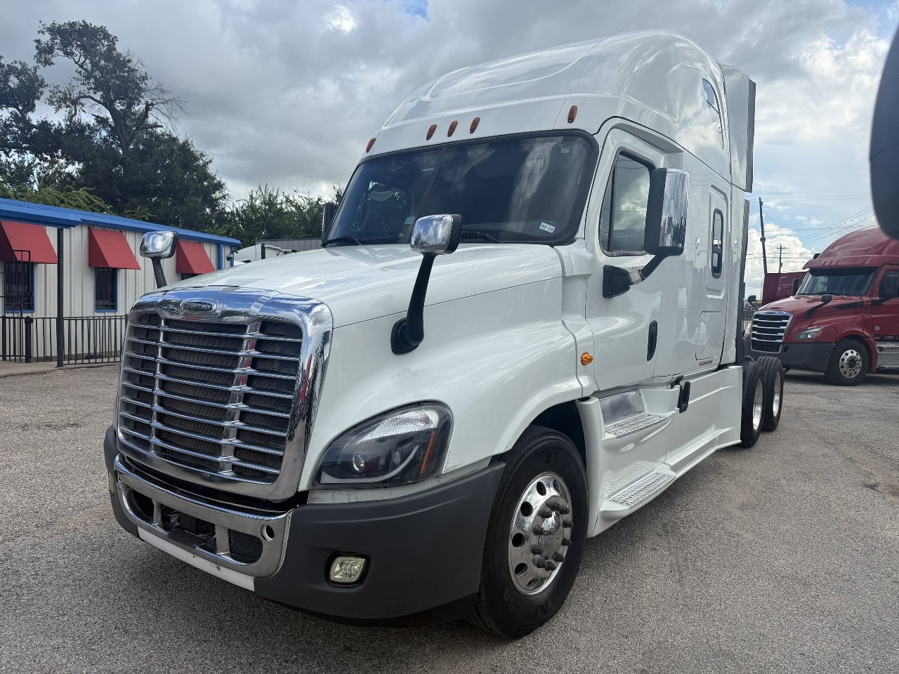 2015-freightliner-cascadia-125-sleeper #3799