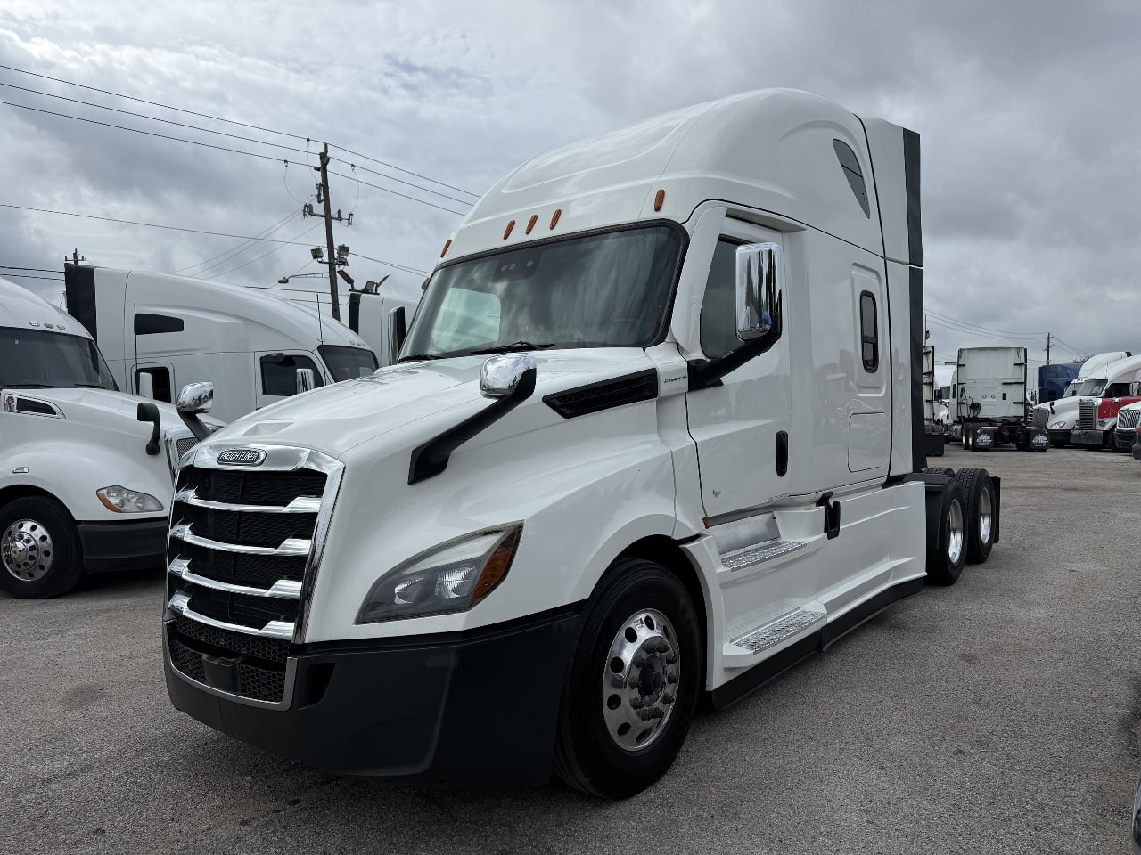 2022-freightliner-cascadia-126-sleeper #3963