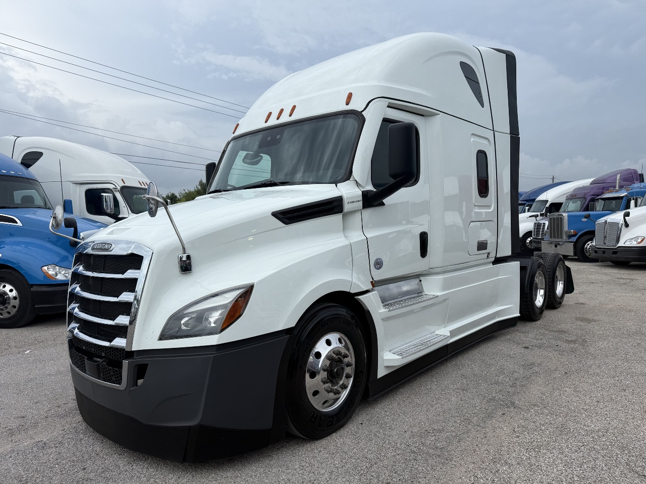 2023-freightliner-cascadoa-126-sleeper #4085