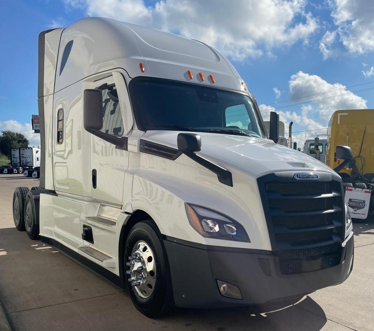 2025 FREIGHTLINER CASCADIA 126 SLEEPER FOR SALE 4018