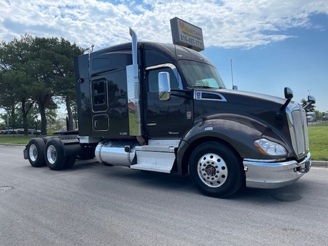 2020 KENWORTH T-680 Tandem Axle Sleeper