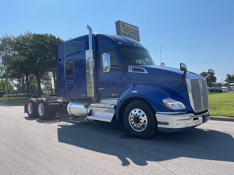 2020 KENWORTH T-680 Tandem Axle Sleeper