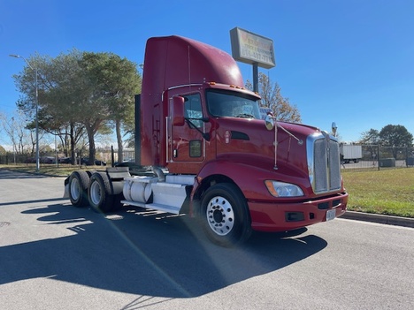 2012 KENWORTH T-660 Tandem Axle Daycab