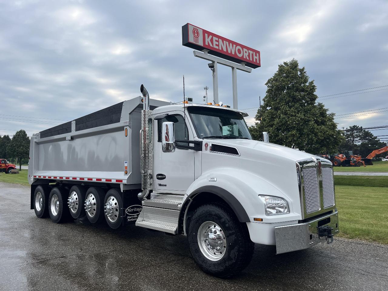 2025 KENWORTH T880 6 AXLE 6 AXLE DUMP TRUCK FOR SALE #1094