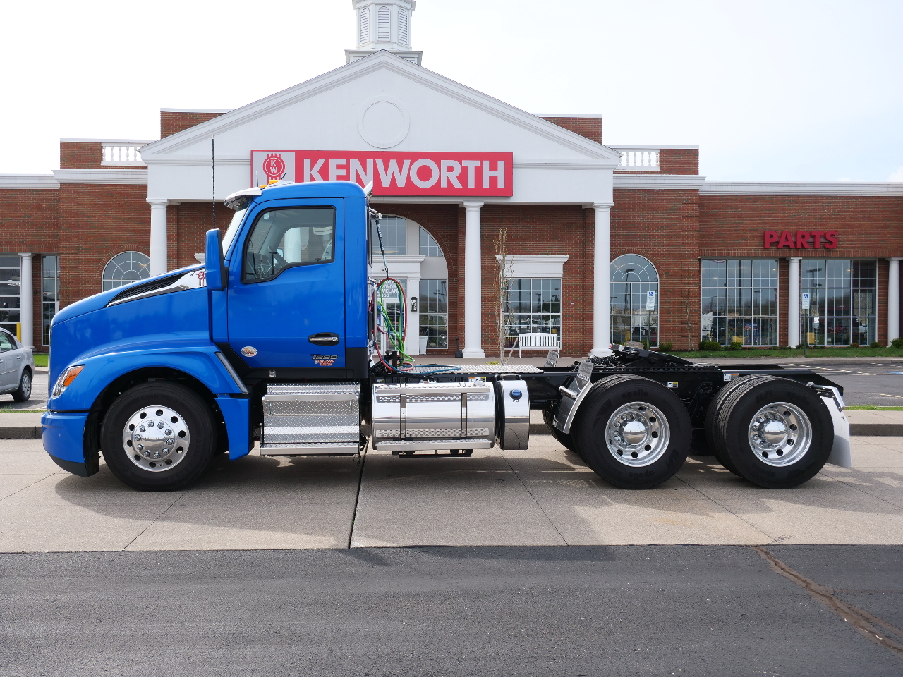 2024 KENWORTH T680 DAY CAB FOR SALE 1174