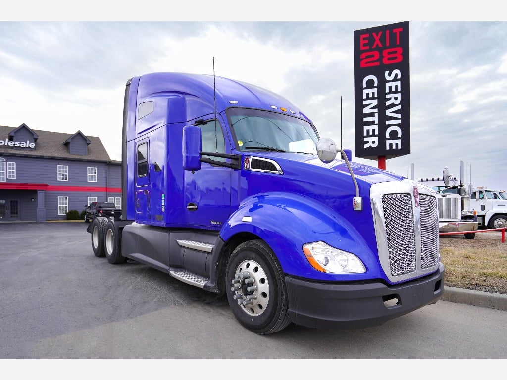 2017 KENWORTH T680 Sleeper #2874 2017 KENWORTH T680 Sleeper #2874