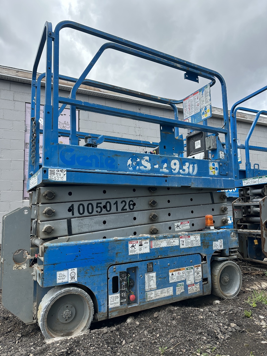 GENIE 1930 SCISSOR LIFT FOR SALE 2289