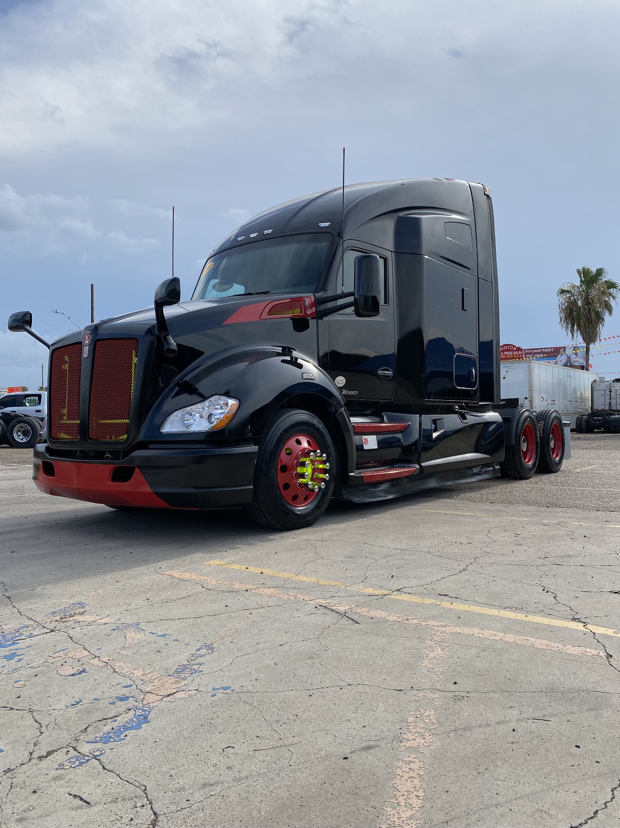 2019-kenworth-t680-sleeper #1592