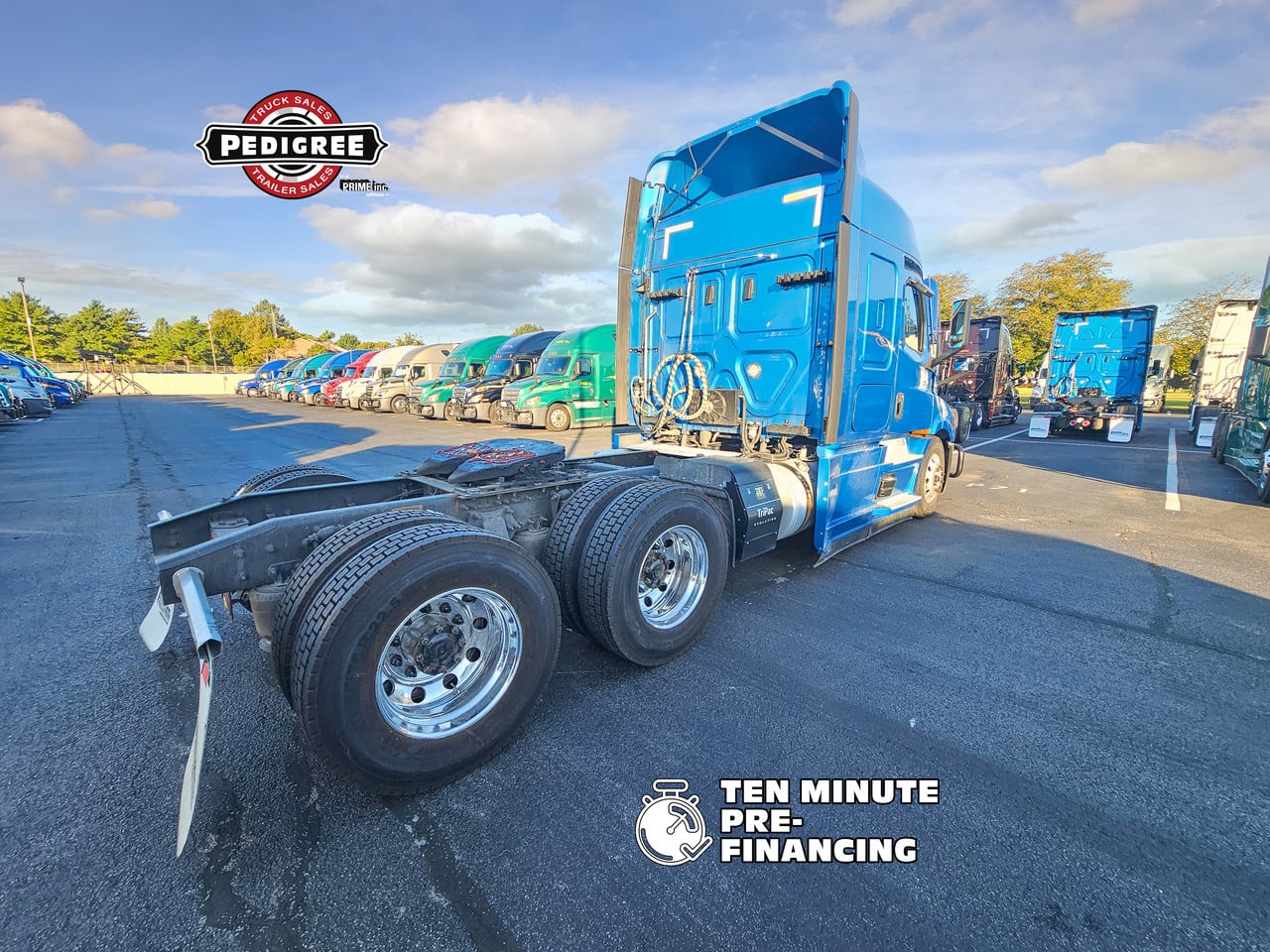 2024 Freightliner Cascadia in Springfield, MO — photo 2
