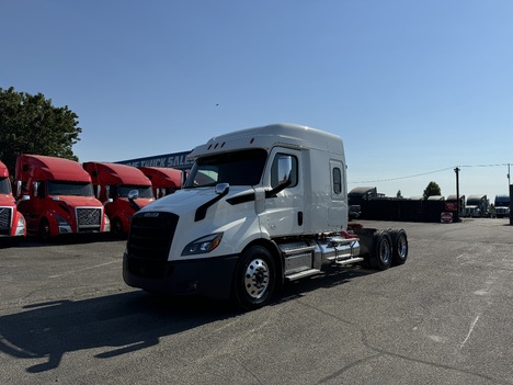 2020 FREIGHTLINER Cascadia 116 Sleeper