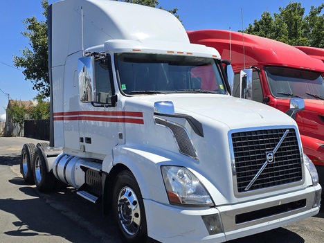 2017 VOLVO VNL64T430 Heavy Duty Truck