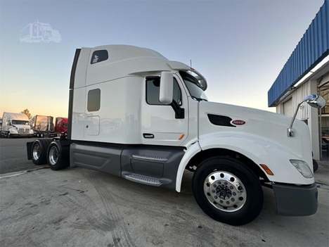 2021 PETERBILT 579 Sleeper