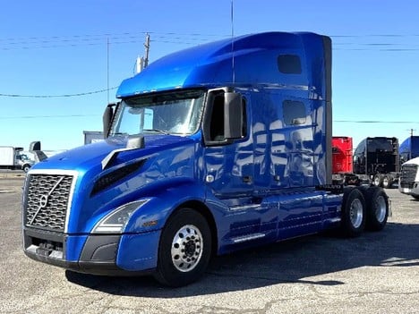 2020 VOLVO VNL760 Sleeper