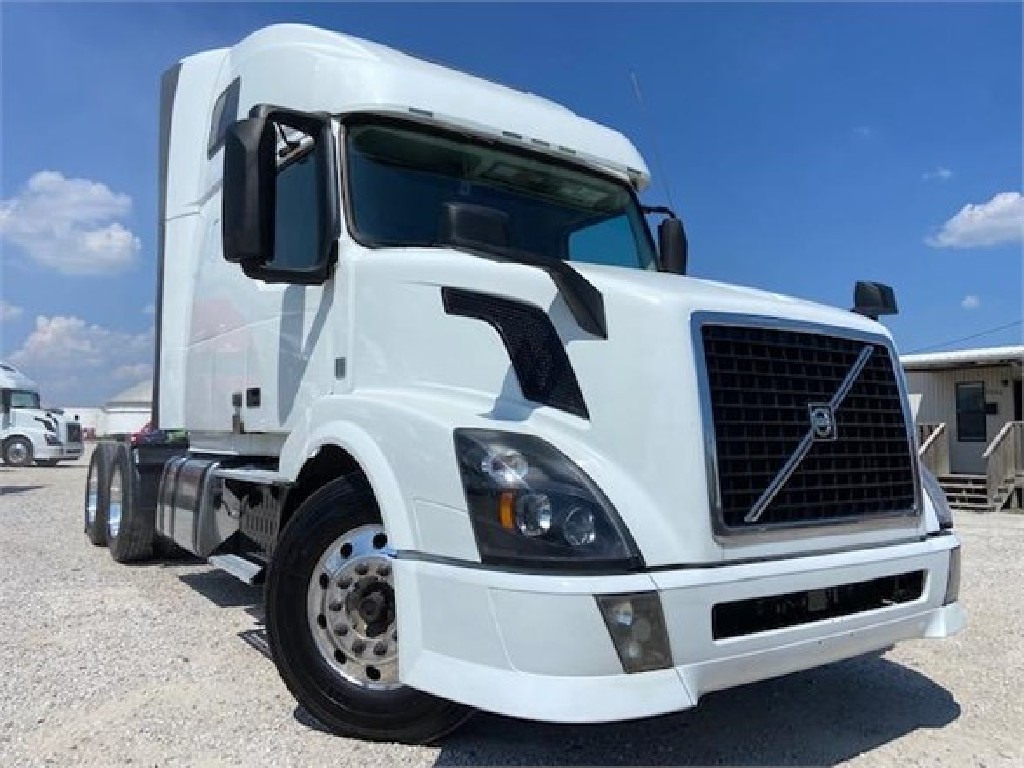 USED 2016 VOLVO VNL42670 SLEEPER FOR SALE IN TX #3574