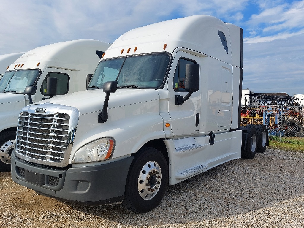 USED 2017 FREIGHTLINER CASCADIA SLEEPER FOR SALE IN TX #3609