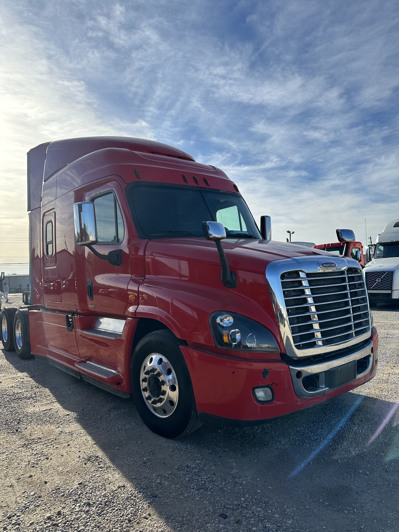 USED 2015 FREIGHTLINER CASCADIA SLEEPER FOR SALE IN TX #3666