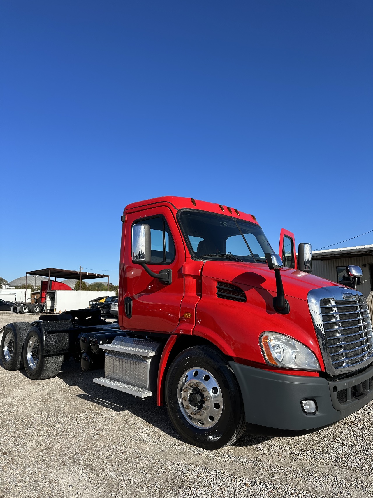 USED 2017 FREIGHTLINER CASCADIA SLEEPER FOR SALE IN TX #3670