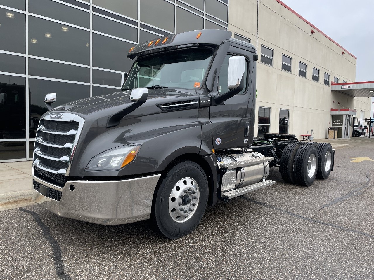 2024 FREIGHTLINER CASCADIA 126 TANDEM AXLE DAYCAB FOR SALE 1715