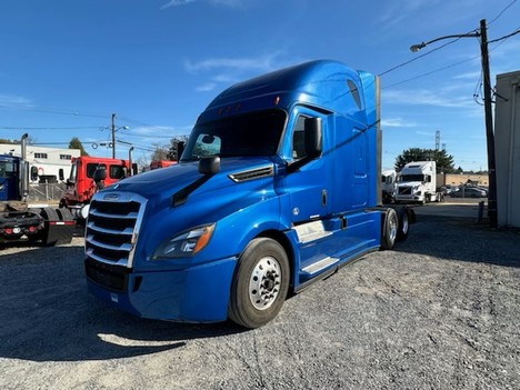 2019 FREIGHTLINER Cascadia Tandem Axle Sleeper