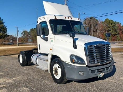 2018 FREIGHTLINER Cascadia 125 Single Axle Daycab