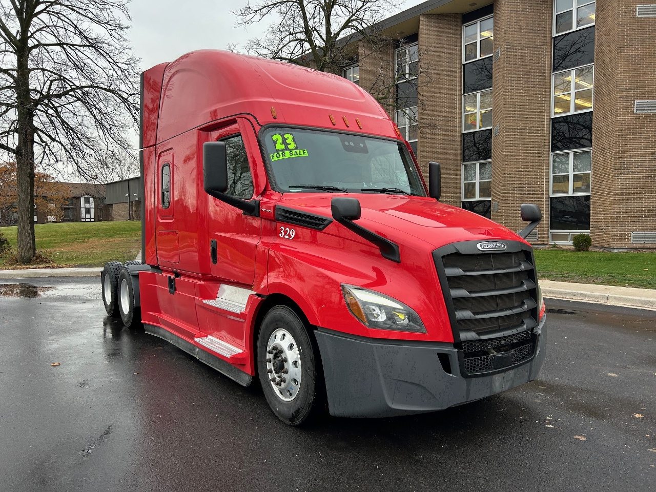 2023 FREIGHTLINER CASCADIA Sleeper #2318