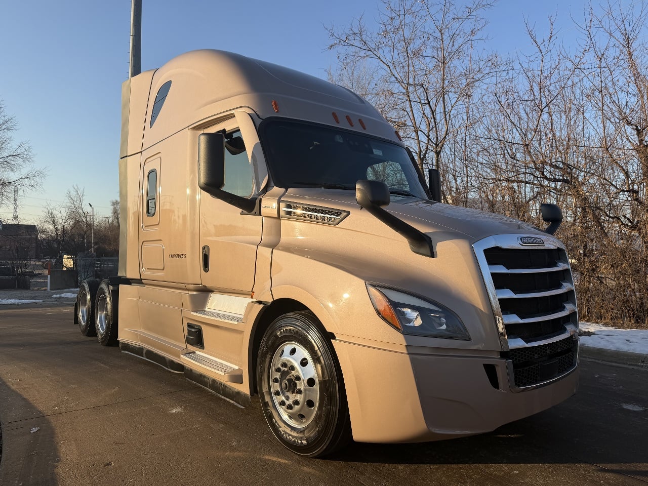 2023-freightliner-cascadia-tandem-axle-sleeper #2880