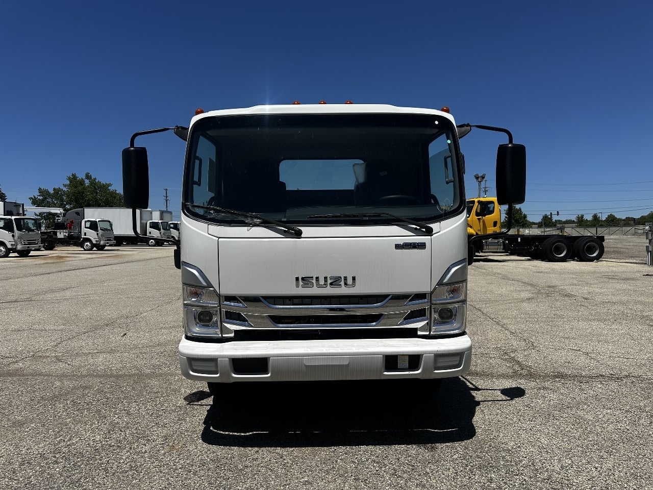 2025-isuzu-nrrgas-1u4-04-cab-chassis-truck #3497
