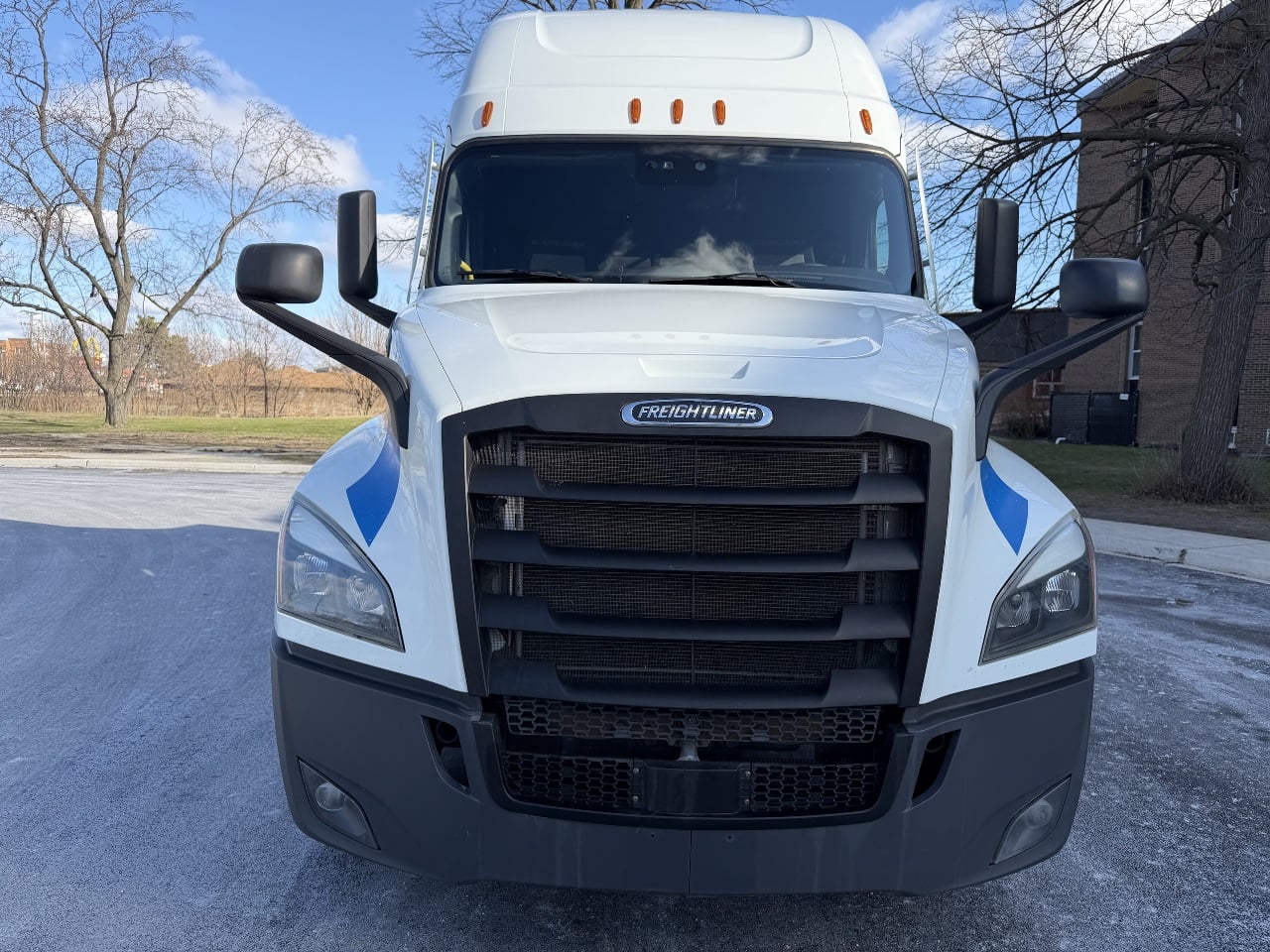 2022 FREIGHTLINER CASCADIA Sleeper #3045