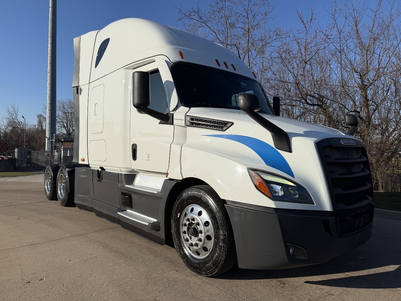 2022-freightliner-cascadia-sleeper #3110