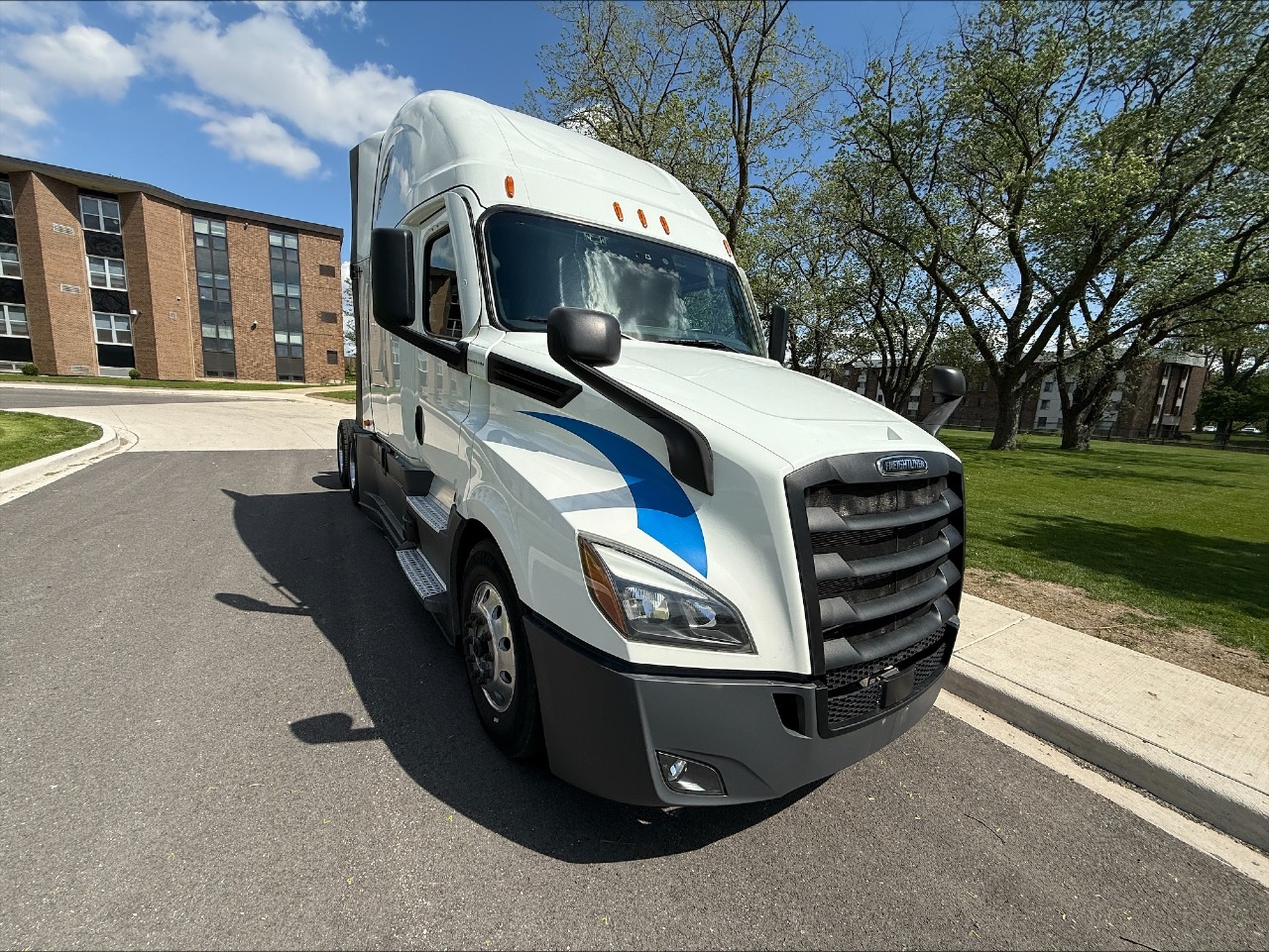 2022 FREIGHTLINER CASCADIA Sleeper #3329