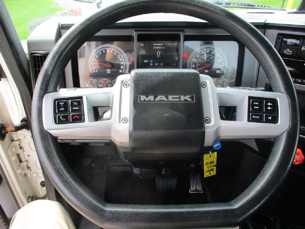 https://imanpro.net/pub/co/tedge/photo/1985/24.jpg?t=20250509140826?