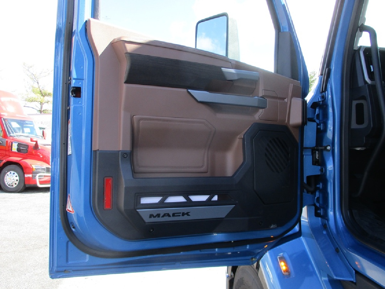 https://imanpro.net/pub/co/tedge/photo/2026/14.jpg?t=20260318081313?