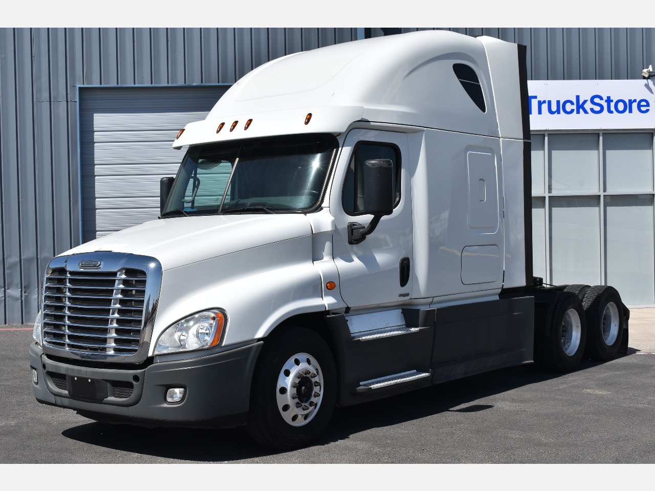2016-freightliner-cascadia-sleeper #4052