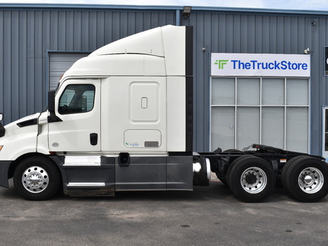 USED 2019 FREIGHTLINER CASCADIA 116 SLEEPER TRUCK #11483-2