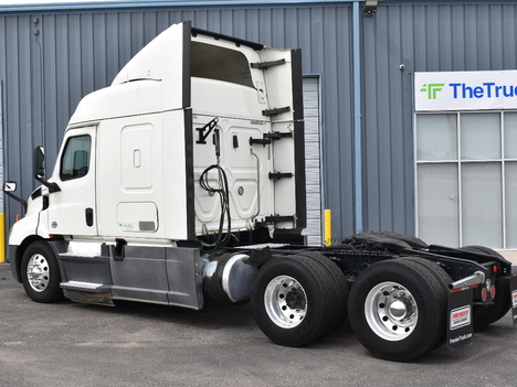 USED 2019 FREIGHTLINER CASCADIA 116 SLEEPER TRUCK #11483-3