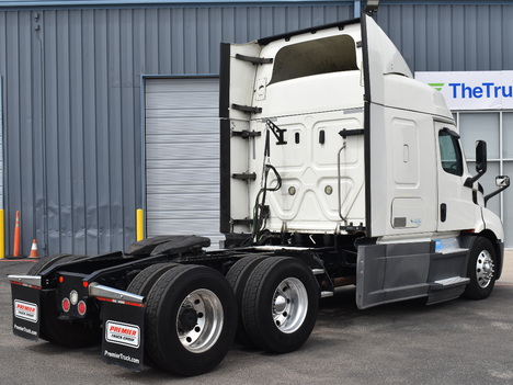 USED 2019 FREIGHTLINER CASCADIA 116 SLEEPER TRUCK #11483-5