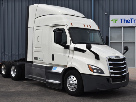 USED 2019 FREIGHTLINER CASCADIA 116 SLEEPER TRUCK #11483-7