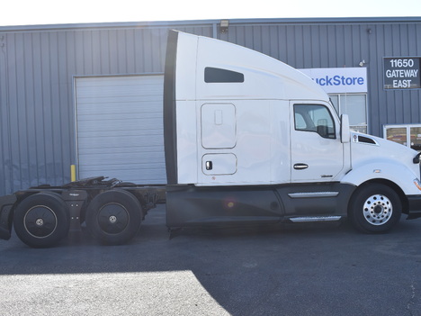 USED 2019 KENWORTH T680 SLEEPER TRUCK #11494-6