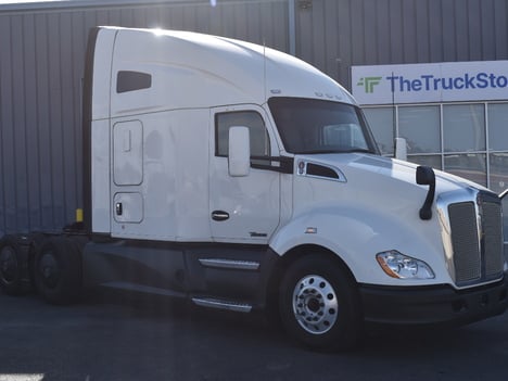 USED 2019 KENWORTH T680 SLEEPER TRUCK #11494-7