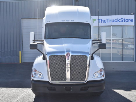 USED 2019 KENWORTH T680 SLEEPER TRUCK #11494-8