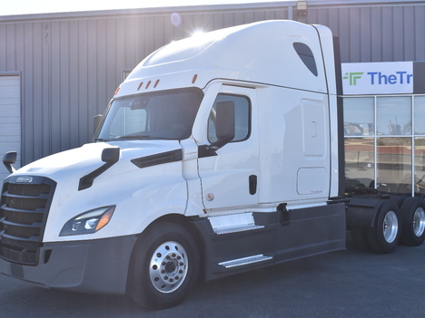 USED 2021 FREIGHTLINER CASCADIA 126 SLEEPER TRUCK #11514-1