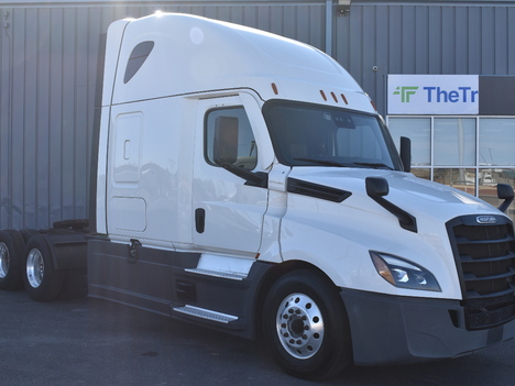 USED 2021 FREIGHTLINER CASCADIA 126 SLEEPER TRUCK #11514-7