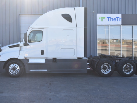 USED 2021 FREIGHTLINER CASCADIA 126 TANDEM AXLE SLEEPER TRUCK #11515-2