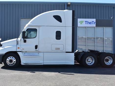 USED 2019 FREIGHTLINER CASCADIA 125 TANDEM AXLE SLEEPER TRUCK #11516-2