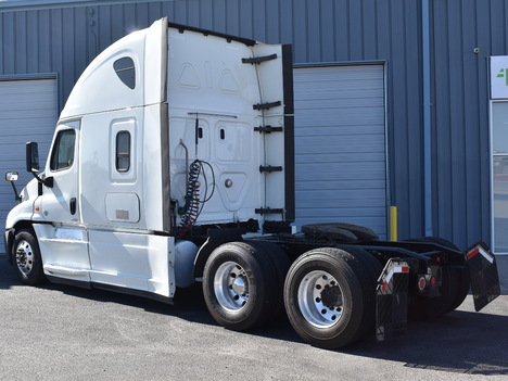 USED 2019 FREIGHTLINER CASCADIA 125 TANDEM AXLE SLEEPER TRUCK #11516-3