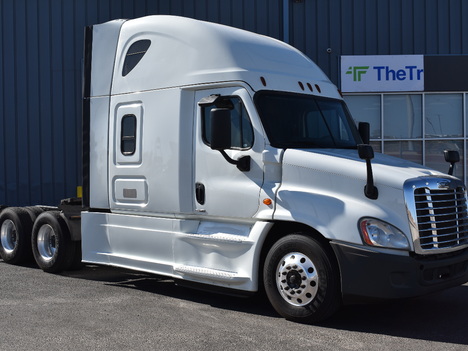 USED 2019 FREIGHTLINER CASCADIA 125 TANDEM AXLE SLEEPER TRUCK #11516-7